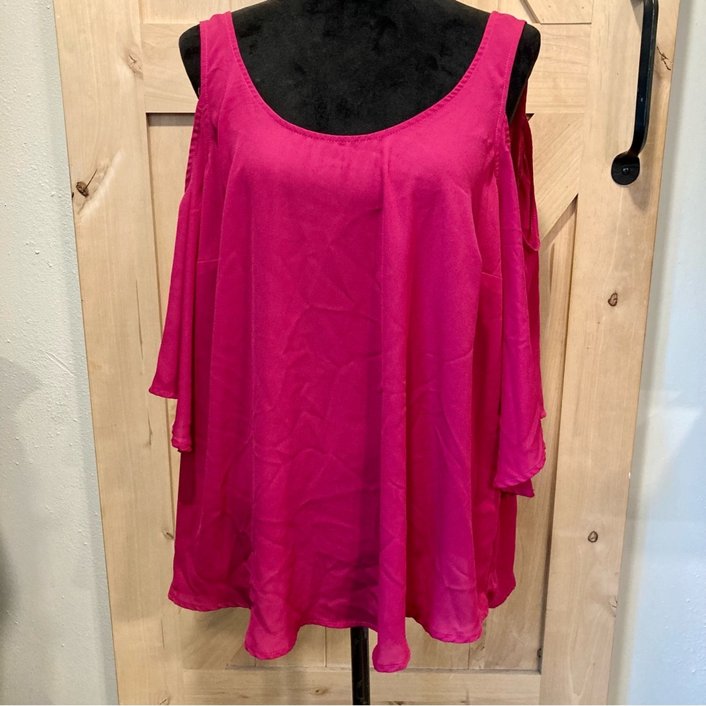 Torrid Size 1 Flowy Bare Shoulder Magenta Top